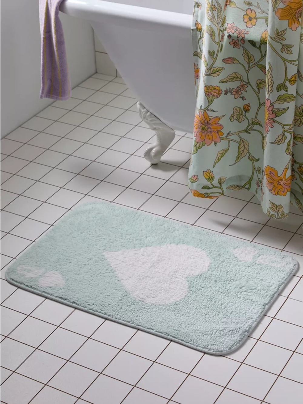 New Urban Outfitters Queen Of Hearts Bath Mat